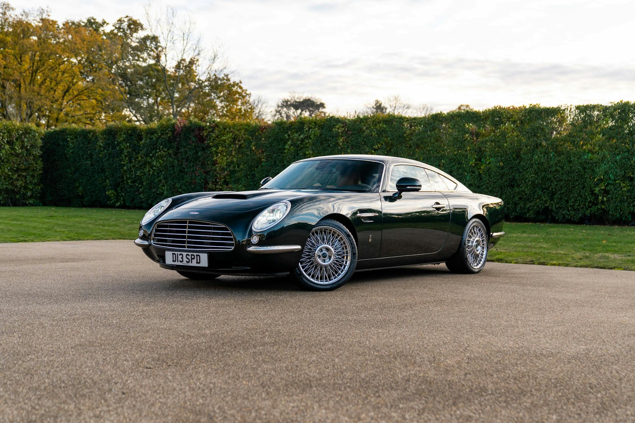 EXTERIOR front-right